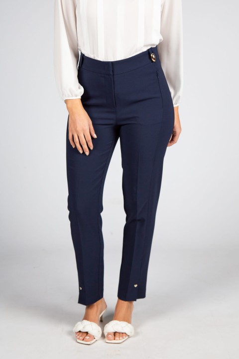Classic cut trousers