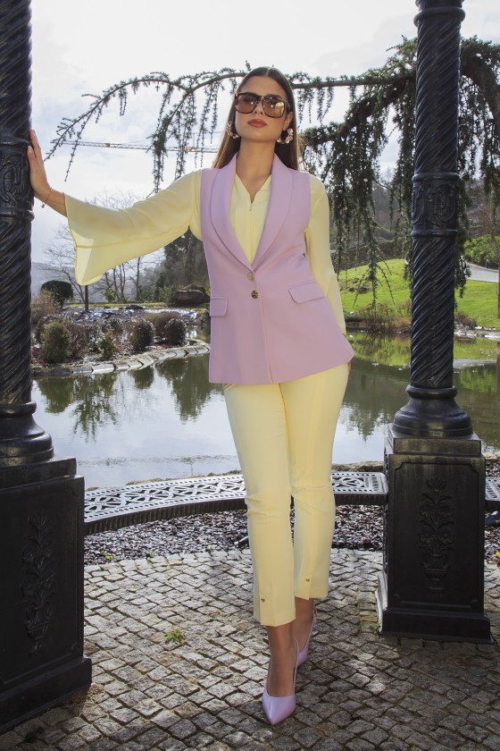 Classic cut trousers