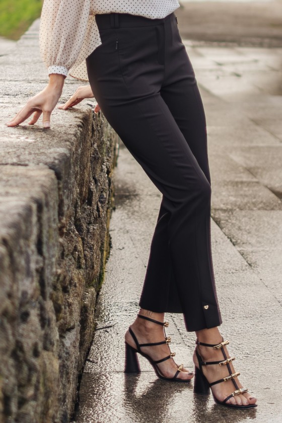 Classic cut trousers