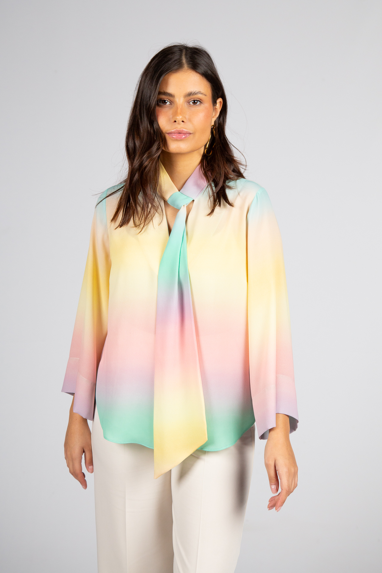 Adjustable ribbon collar blouse