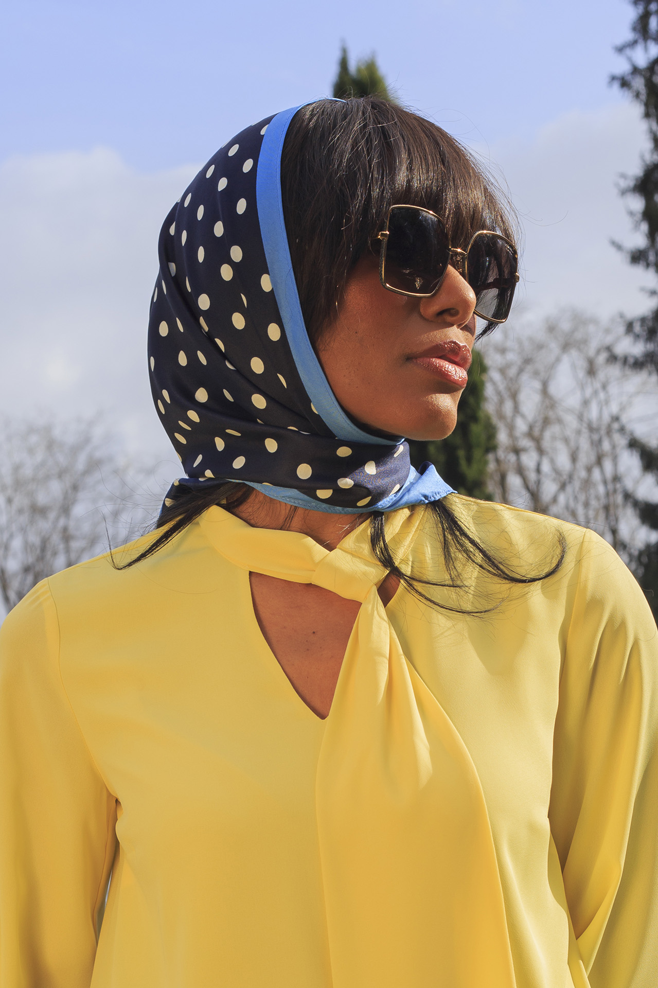 Triangular scarf