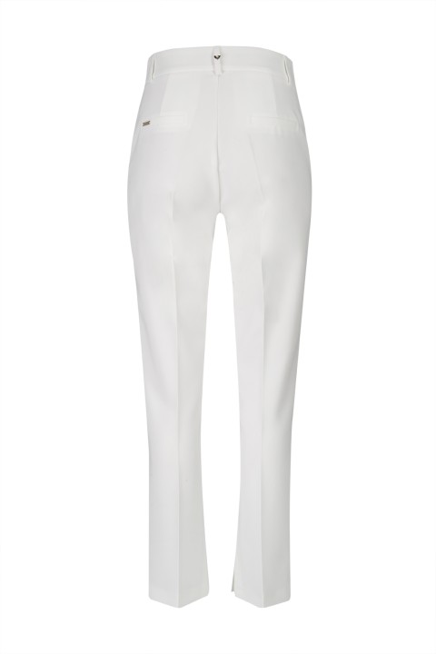 Straight-cut trousers with eyelets 