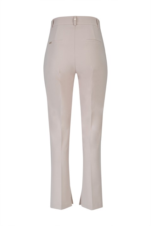 Straight-cut trousers with eyelets 