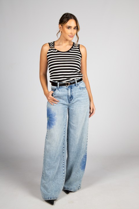 Pantalons � jambes larges avec fleur imprim�e