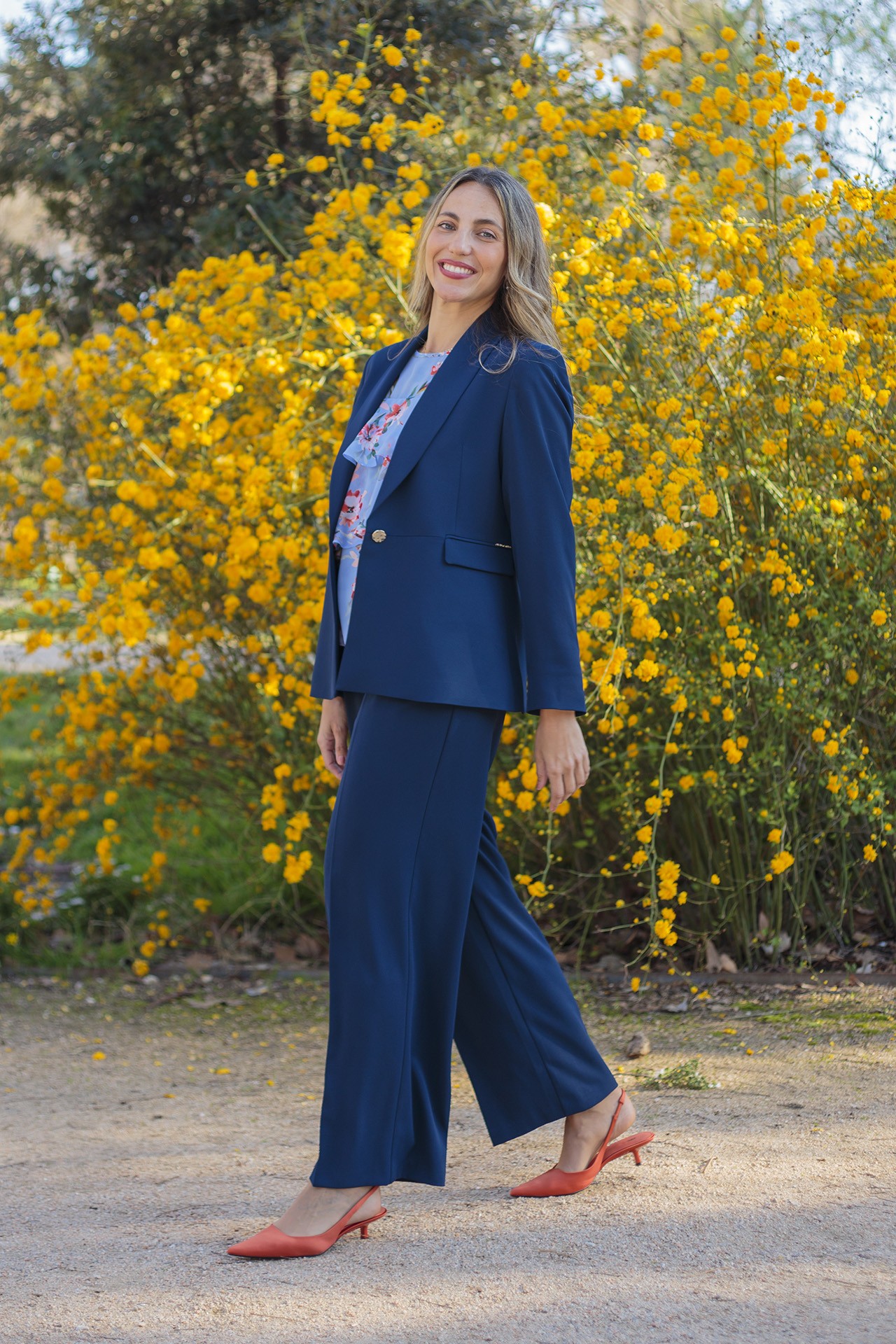 Wide leg trousers
