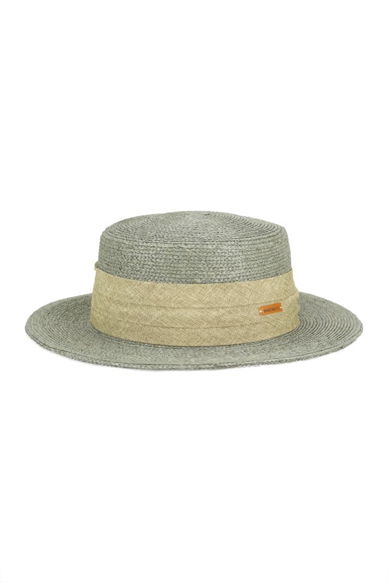 Hat in raffia