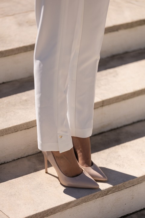 Classic cut trousers