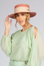 Hat in raffia