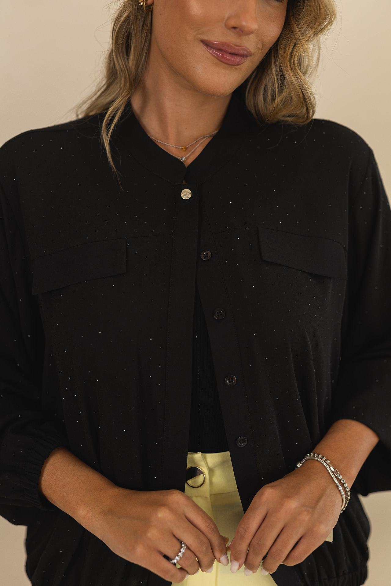 Shirt with shimmering threads
