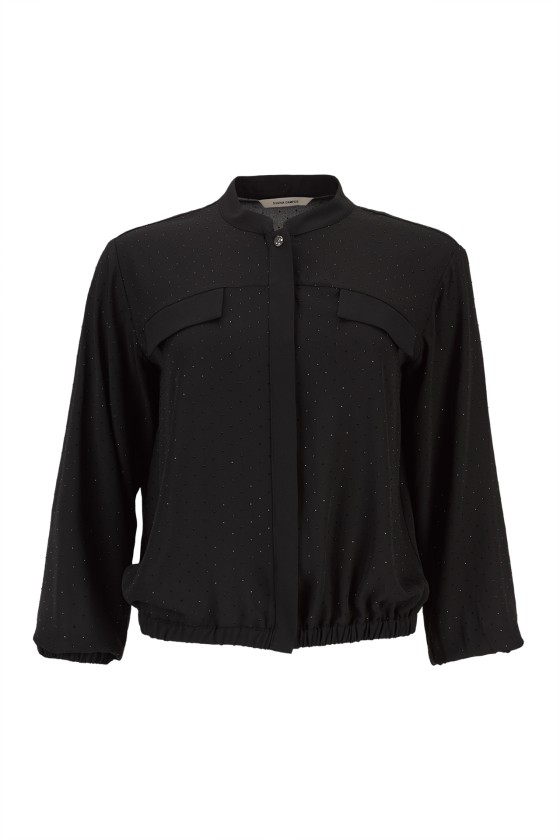 Shirt with shimmering threads