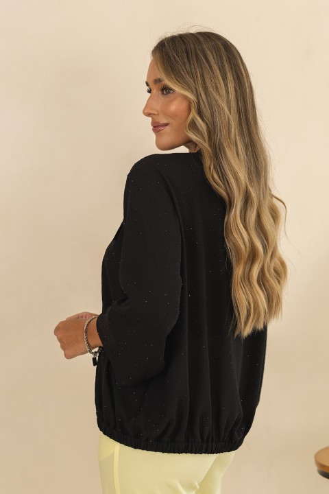 Shirt with shimmering threads