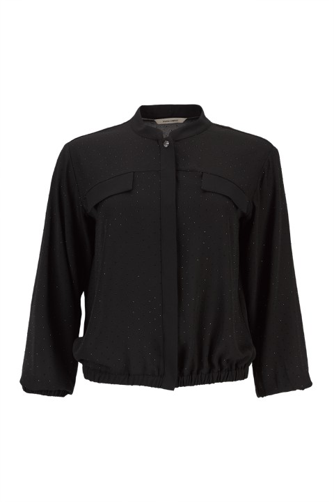 Shirt with shimmering threads