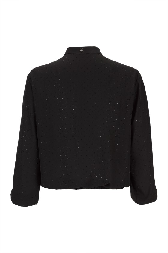 Shirt with shimmering threads