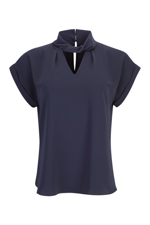 Blouse with a twisted collar Blouse with a twisted collar