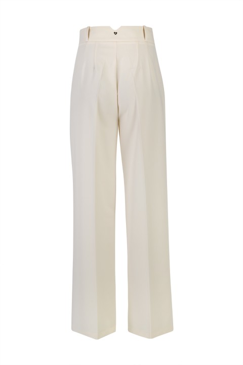 Trousers with silver buttons