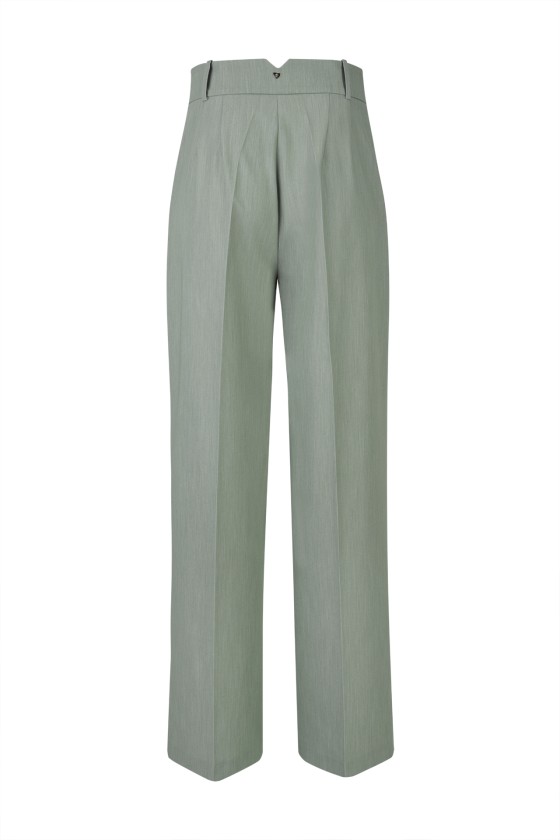 Trousers with silver buttons