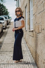 Trousers with silver buttons