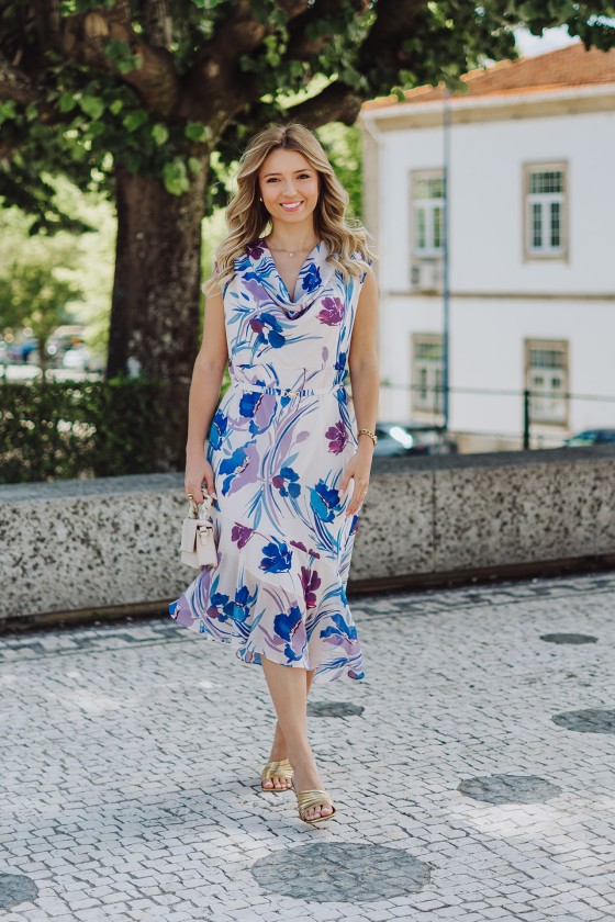 Vestido gola drapeada