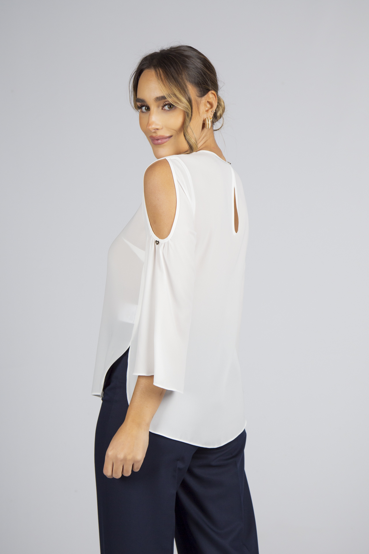 Slit sleeves blouse