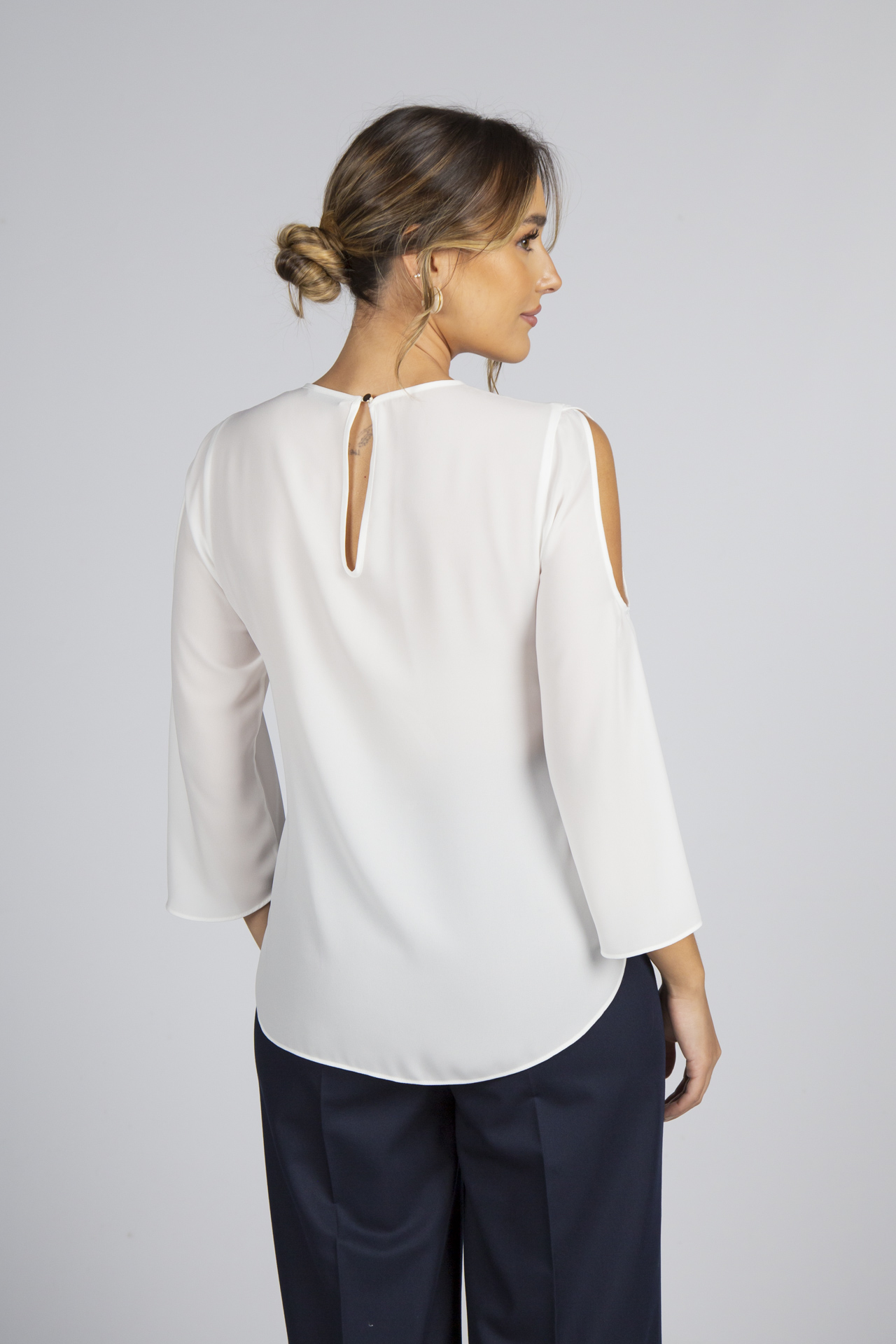 Slit sleeves blouse