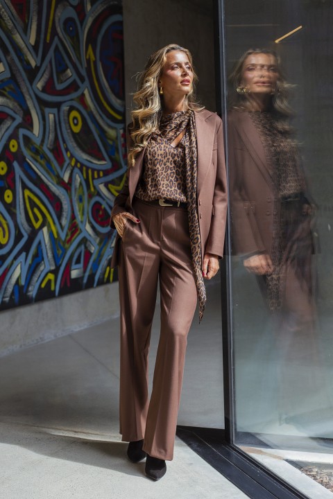 Wide-leg pants