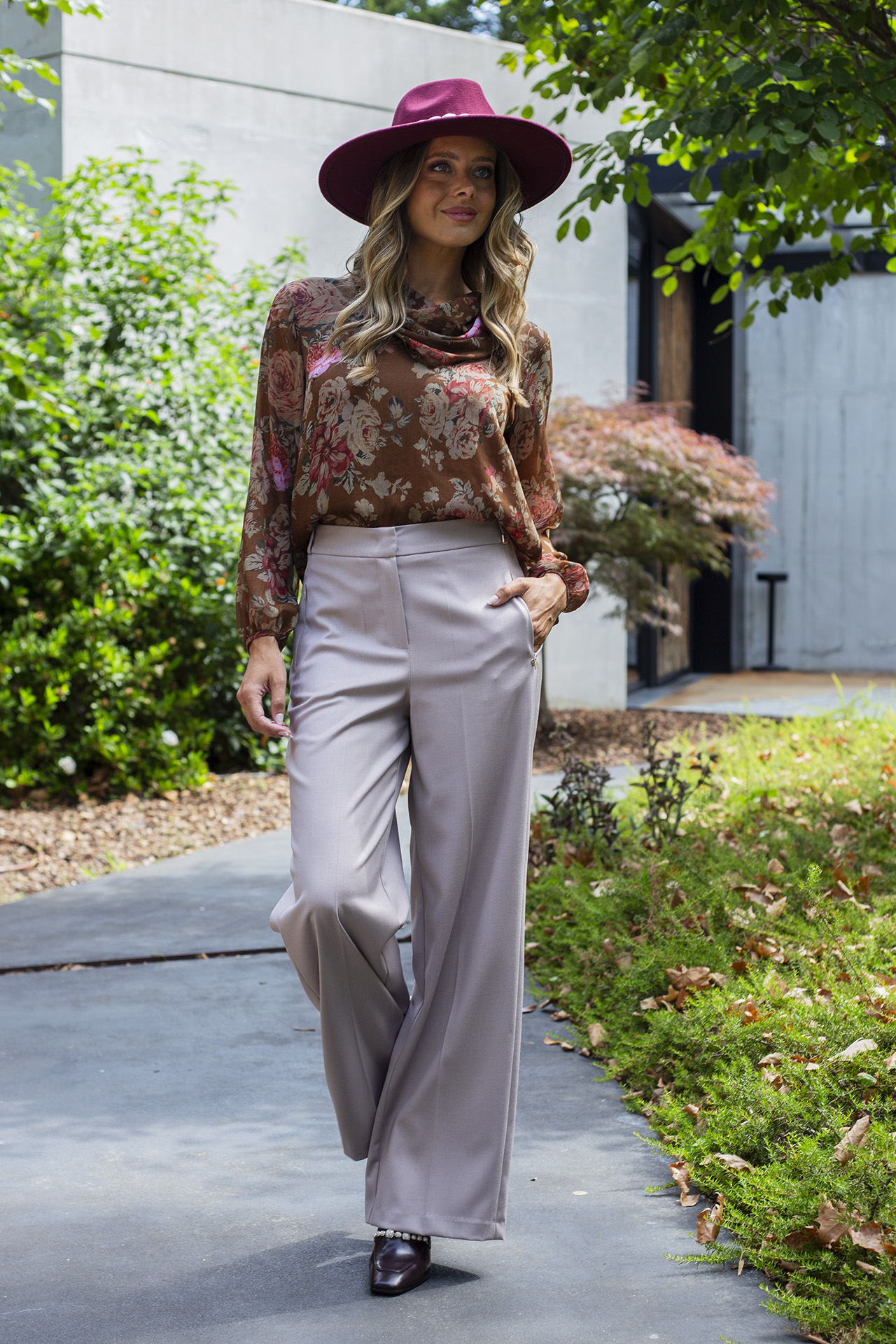 Wide-leg pants