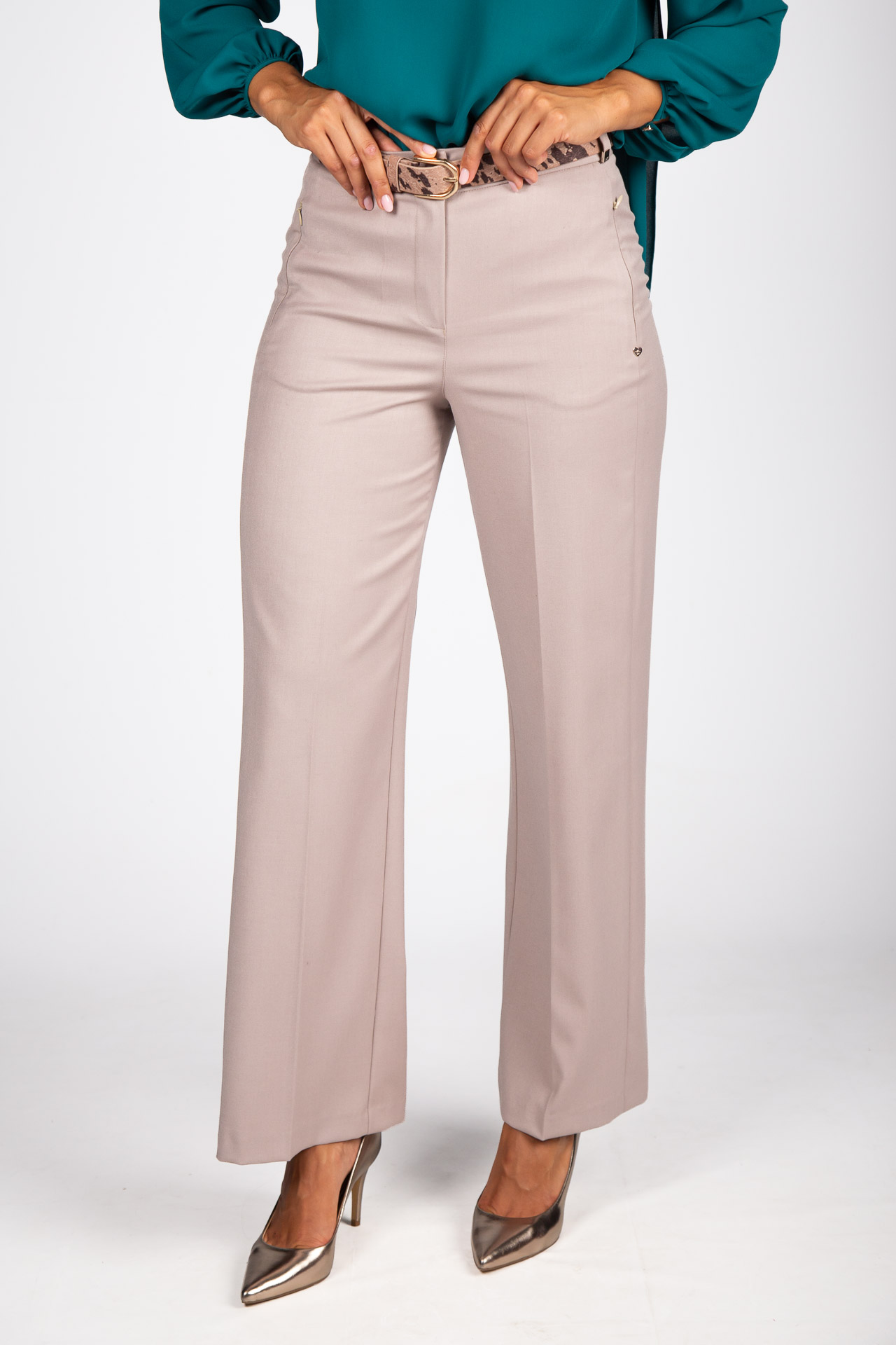 Wide-leg pants