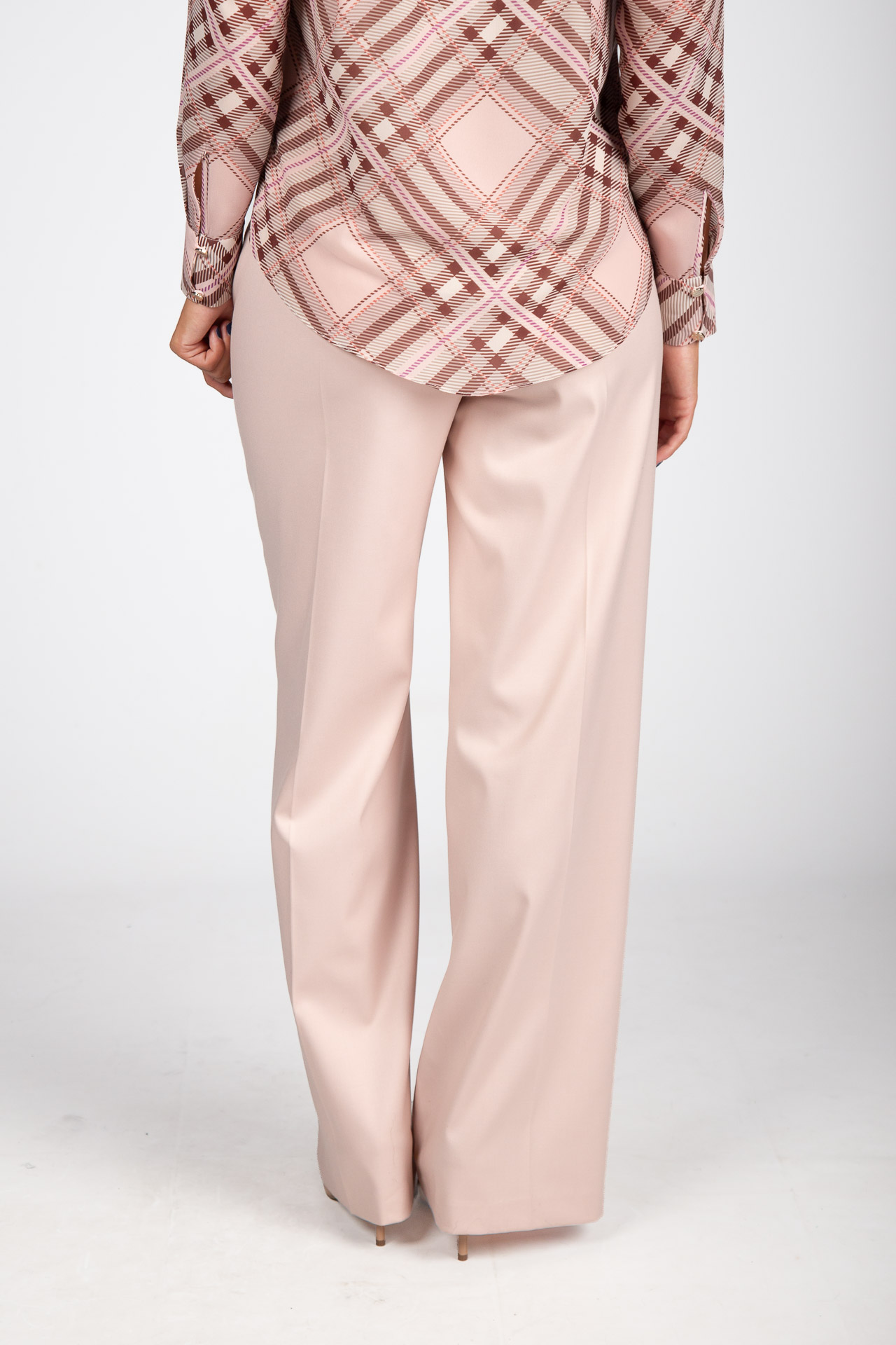 Wide-leg pants