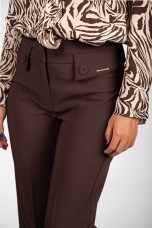 Trousers with pockets and flaps
