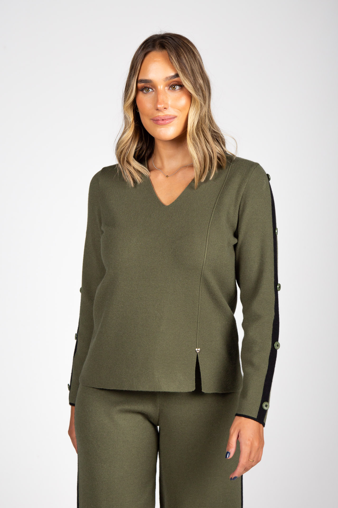 Knit sweater with stripe and buttons