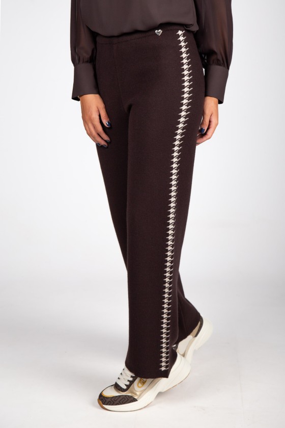Knit trousers with houndstooth stripe