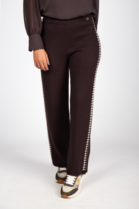 Knit trousers with houndstooth stripe Knit trousers with houndstooth stripe