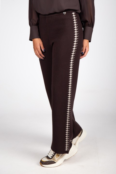 Knit trousers with houndstooth stripe Knit trousers with houndstooth stripe