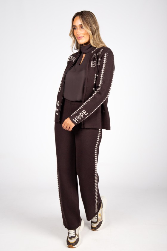 Knitted jacket with jacquard lettering
