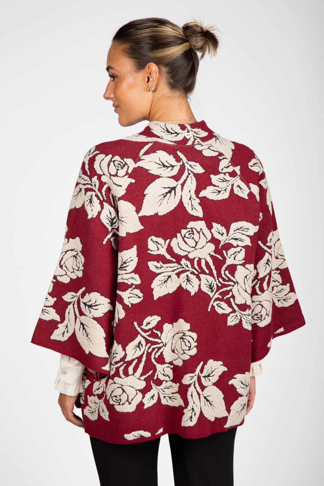 Jacquard knit cardigan with roses