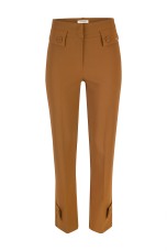Trousers with pockets and flaps