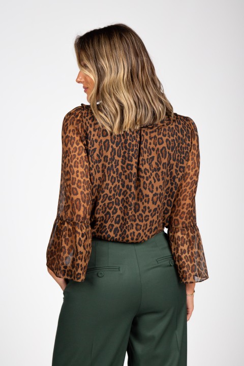 Ruffled blouse with bow