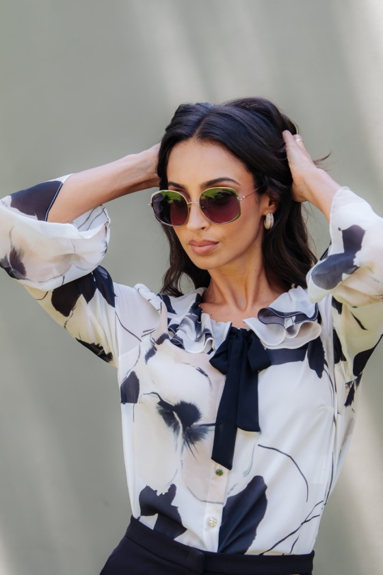 Ruffled blouse with bow