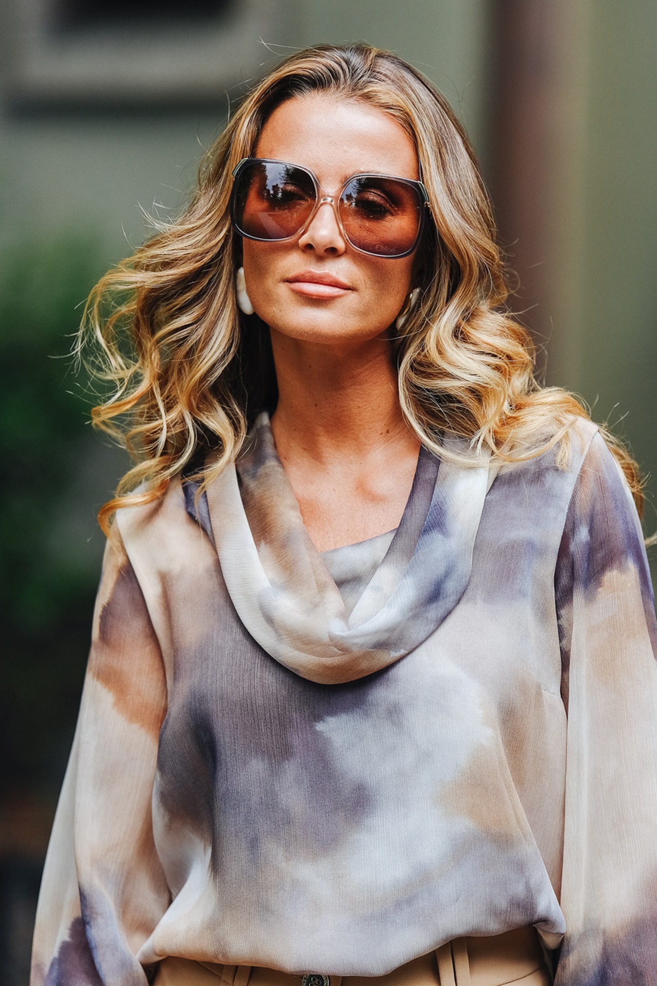 Túnica con estampado de acuarela y cuello enrollado