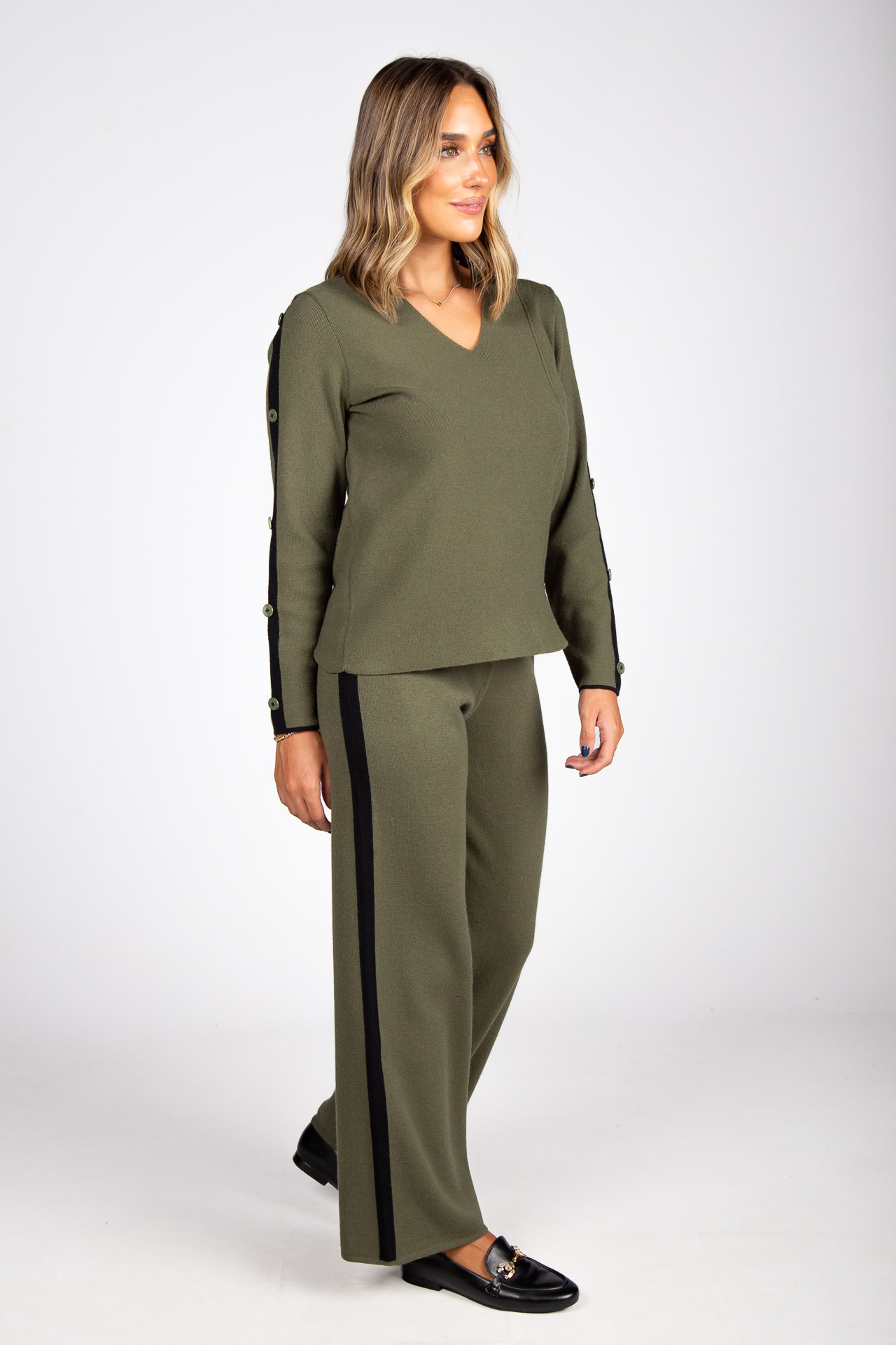Knit pants with side stripe