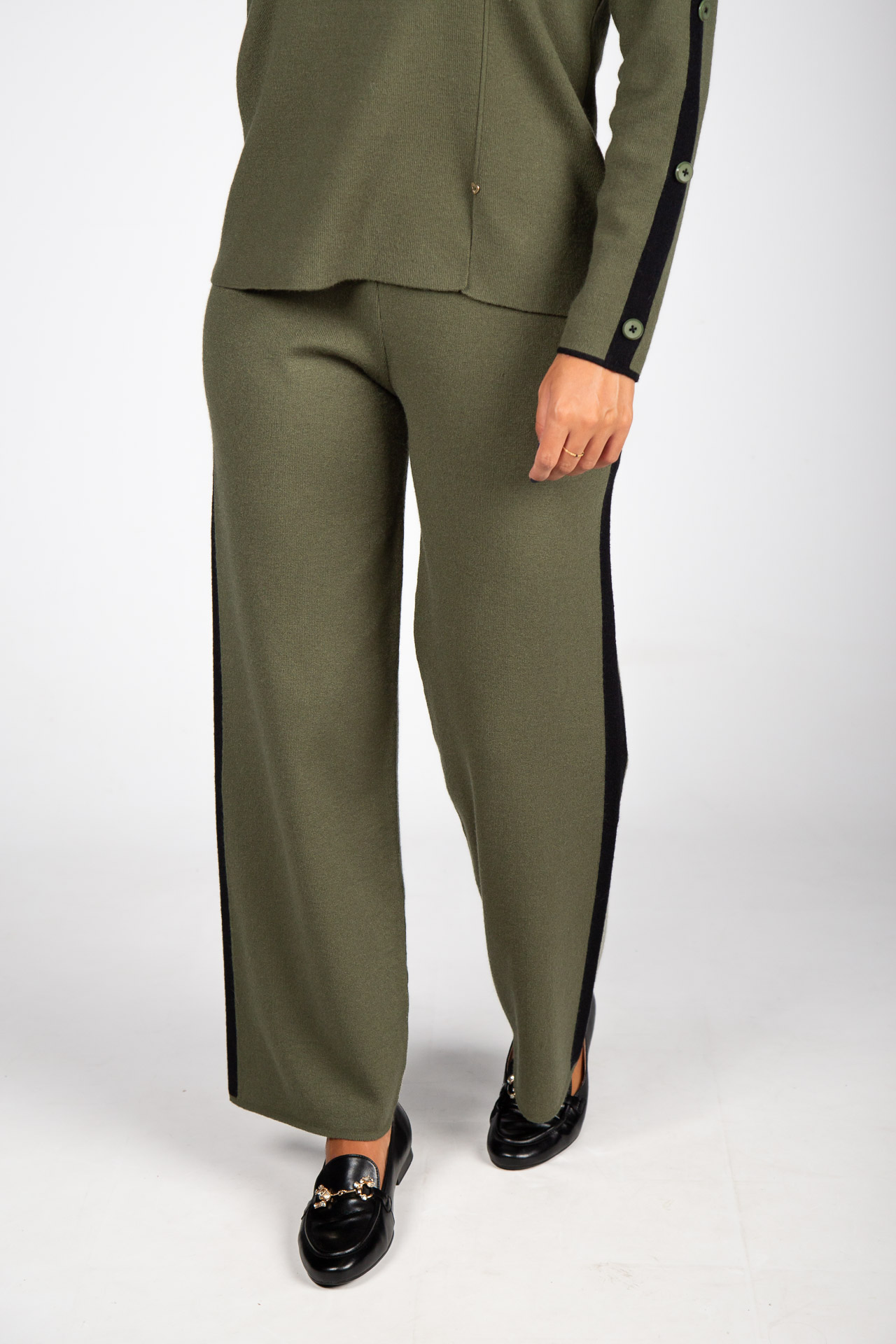 Knit pants with side stripe