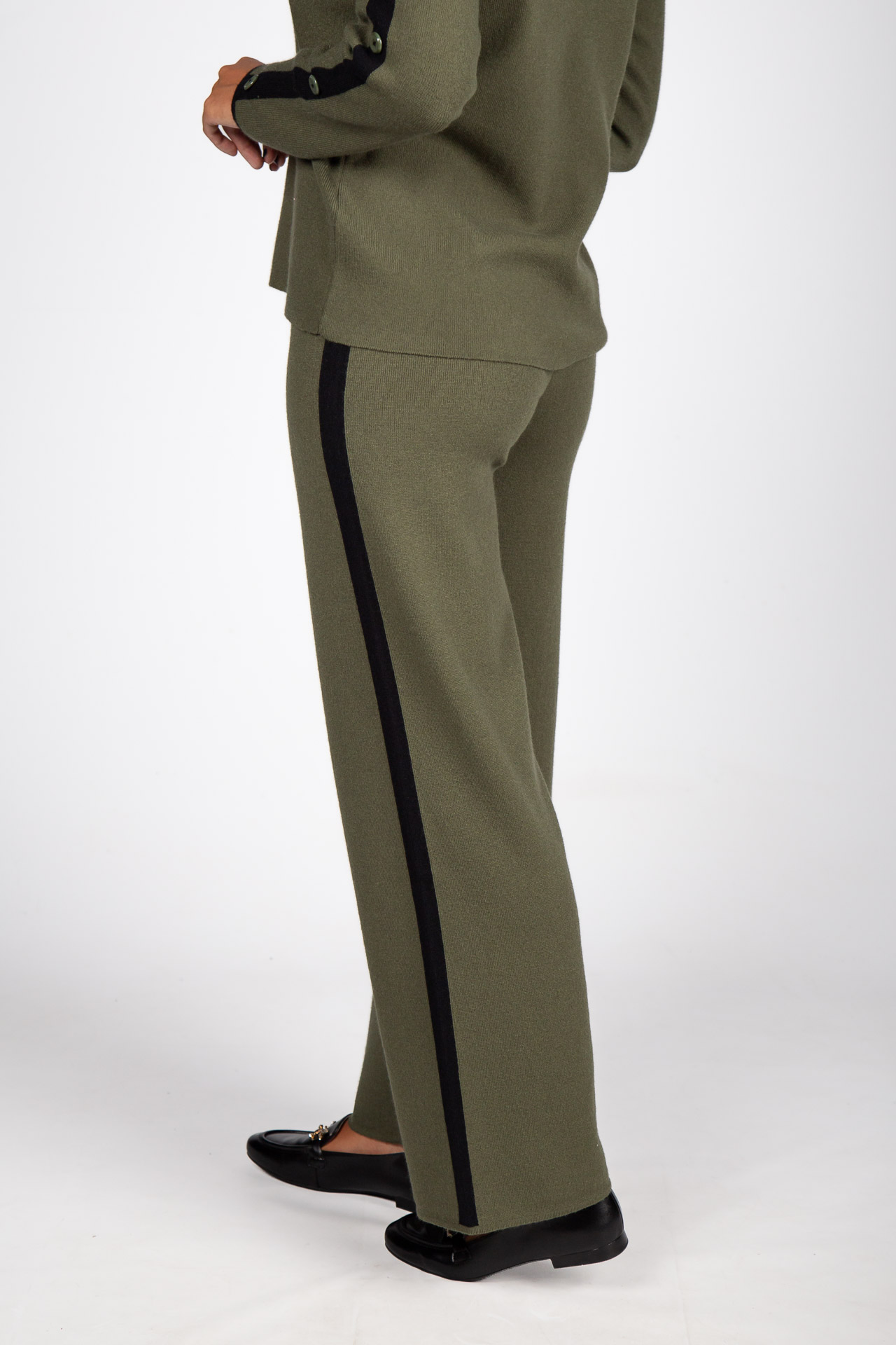 Knit pants with side stripe