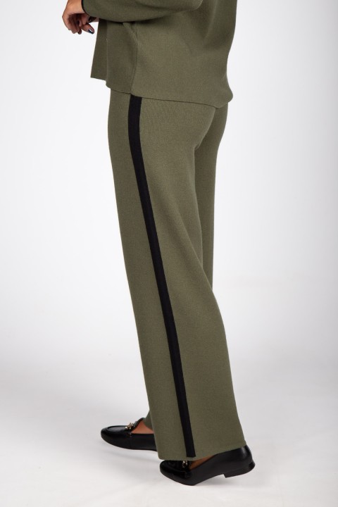 Knit pants with side stripe