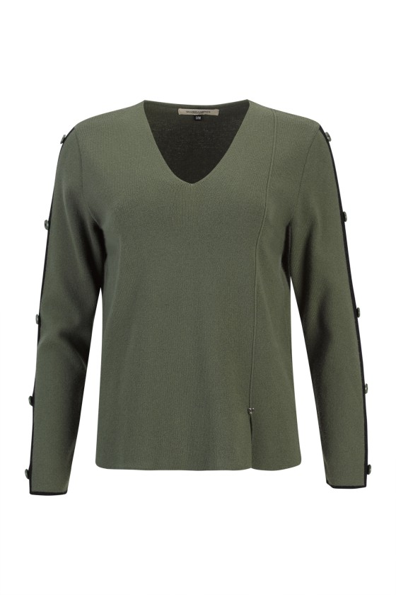 Knit sweater with stripe and buttons