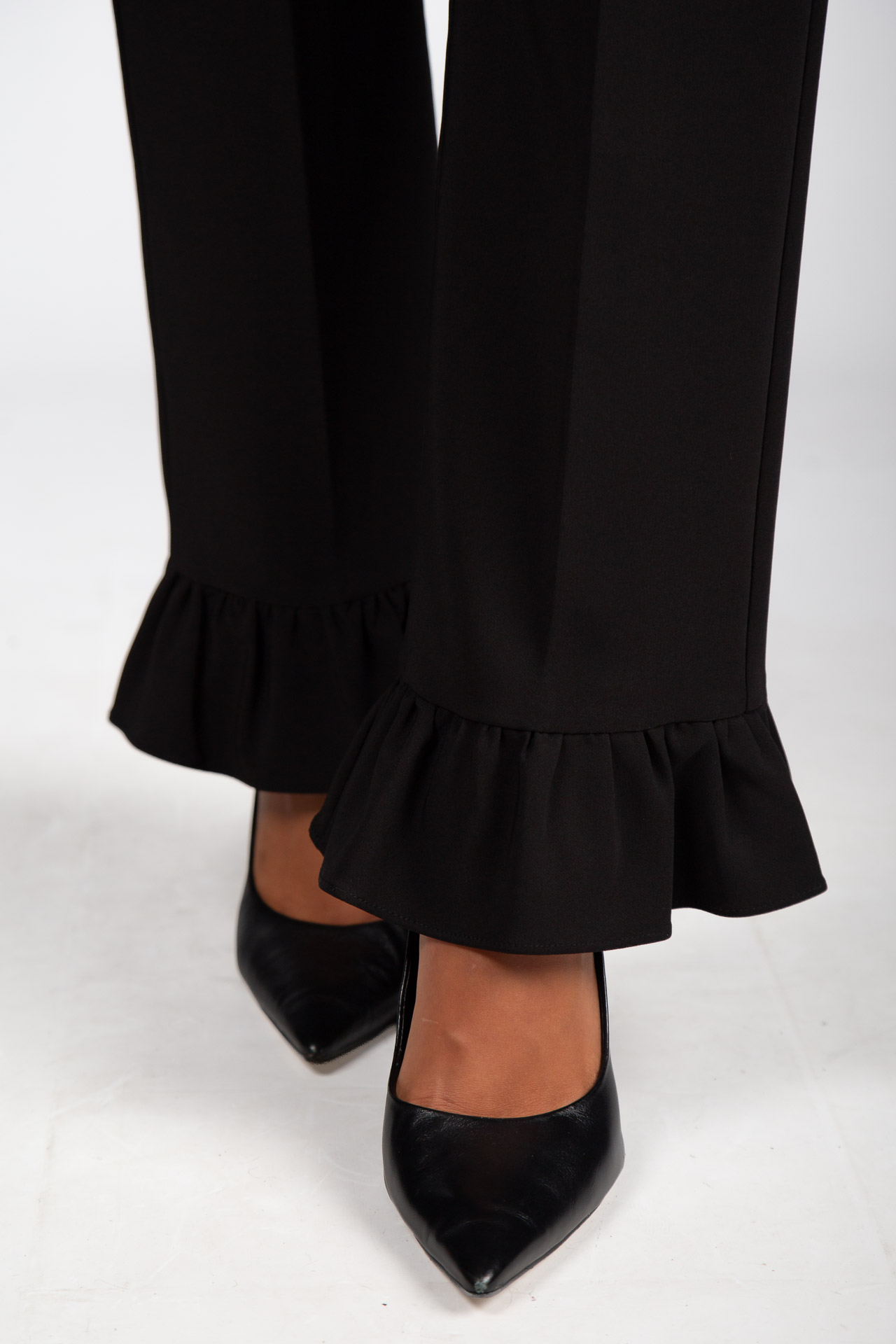 Ruffled trousers