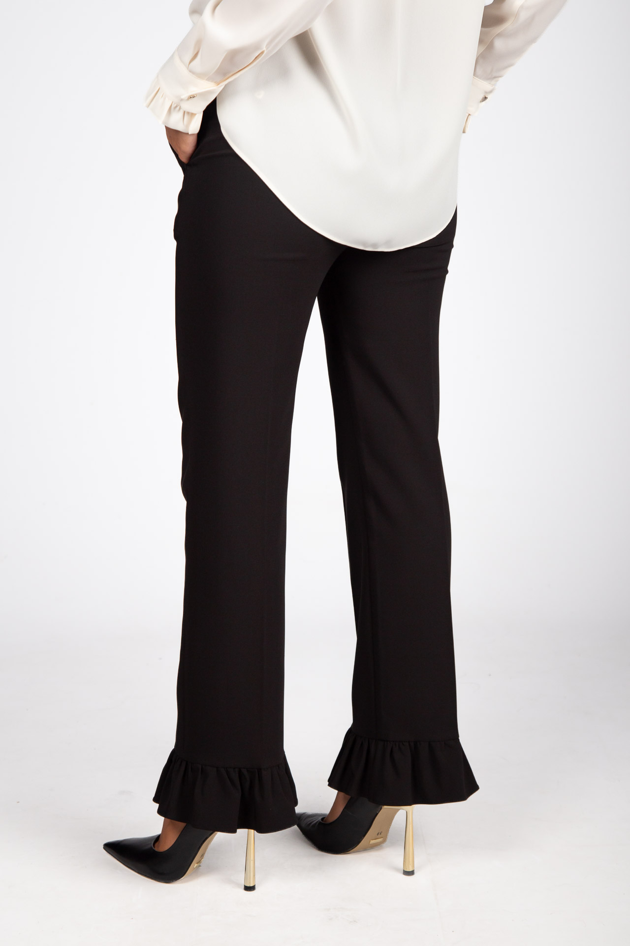 Ruffled trousers