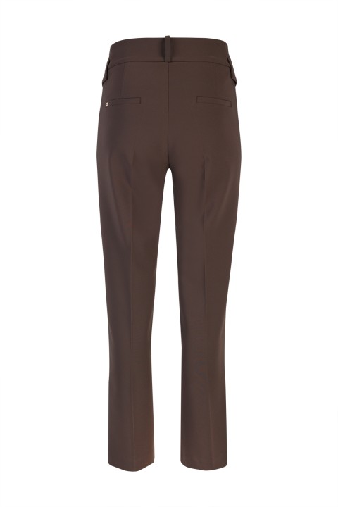 Trousers with pockets and flaps
