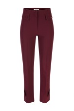 Trousers with pockets and flaps