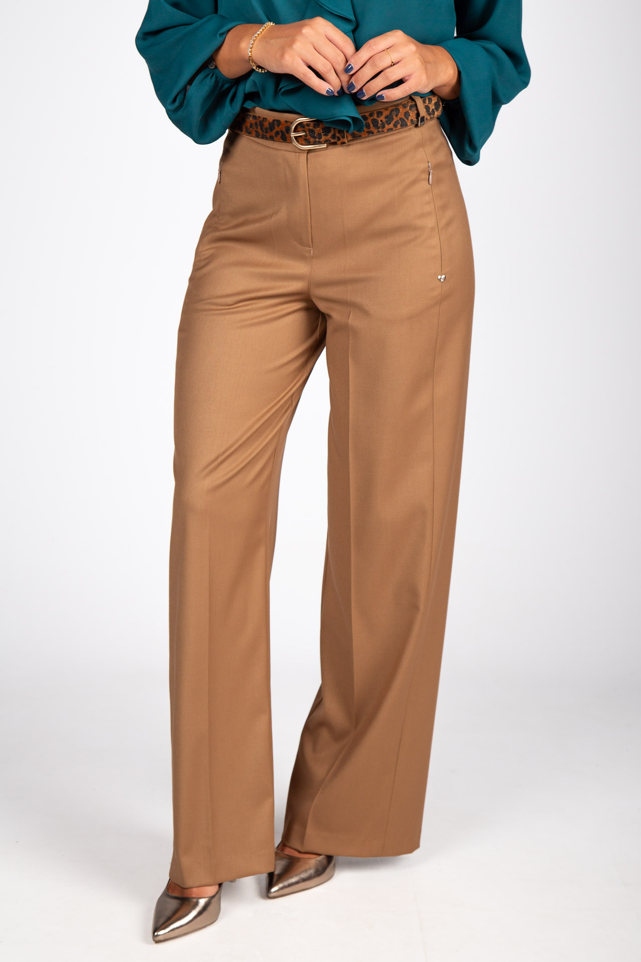 Wide-leg pants
