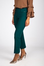 Trousers with pockets and flaps